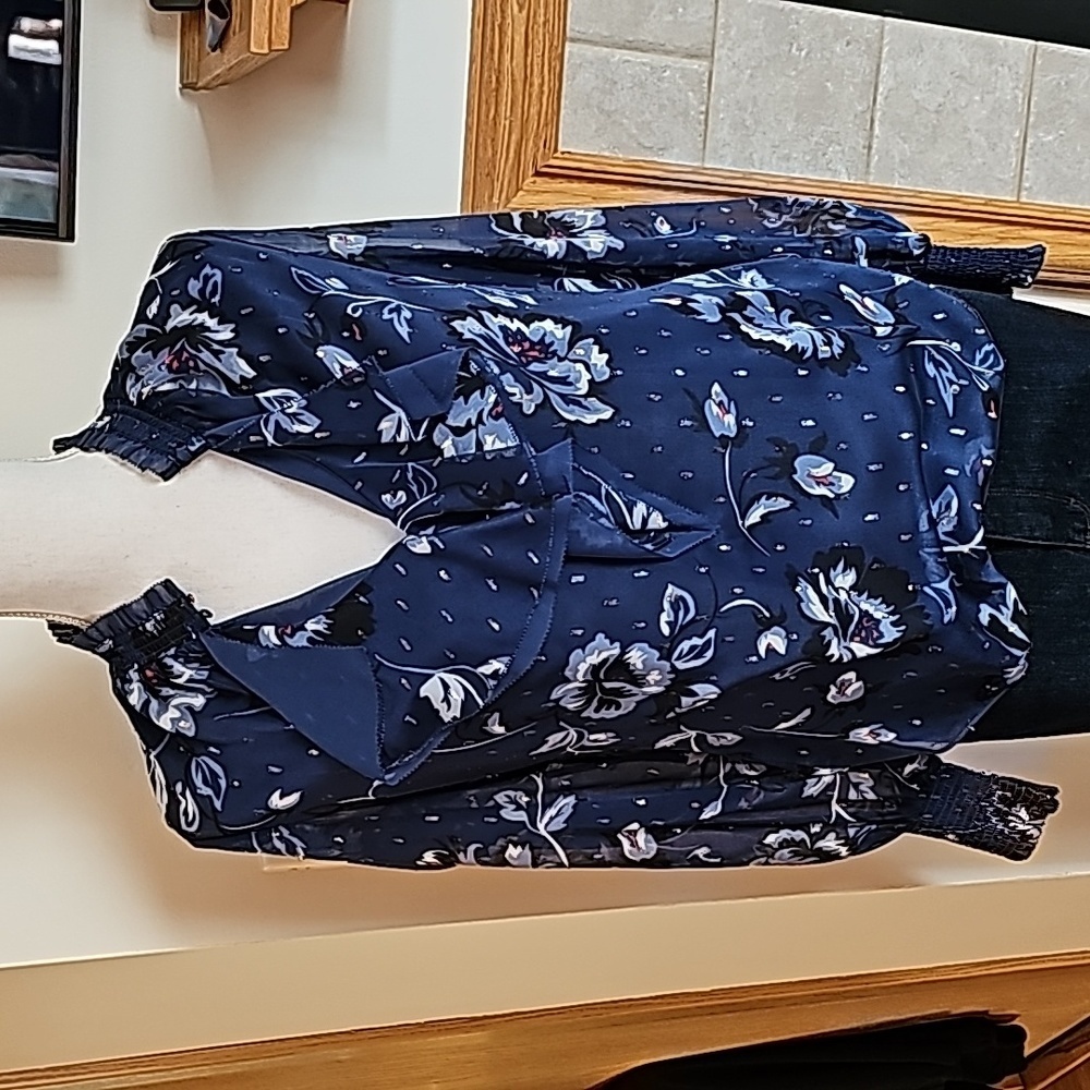 WHBM blouse - Picture 6 of 7